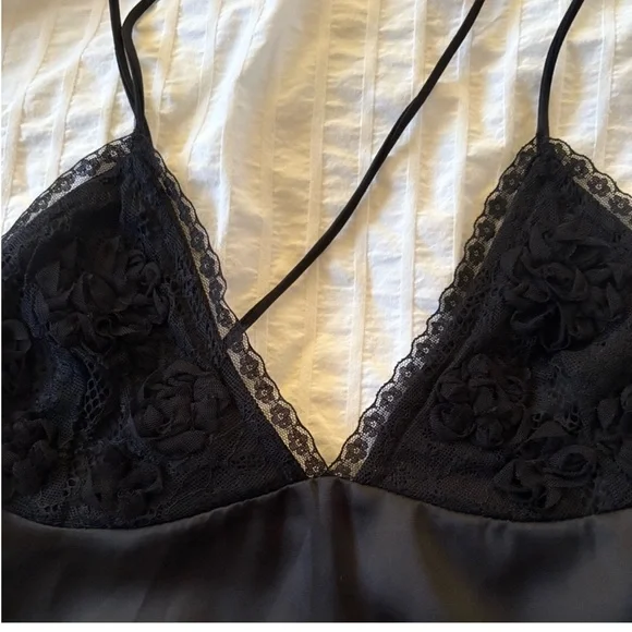 Zara Satin Top - Picture 4 of 5